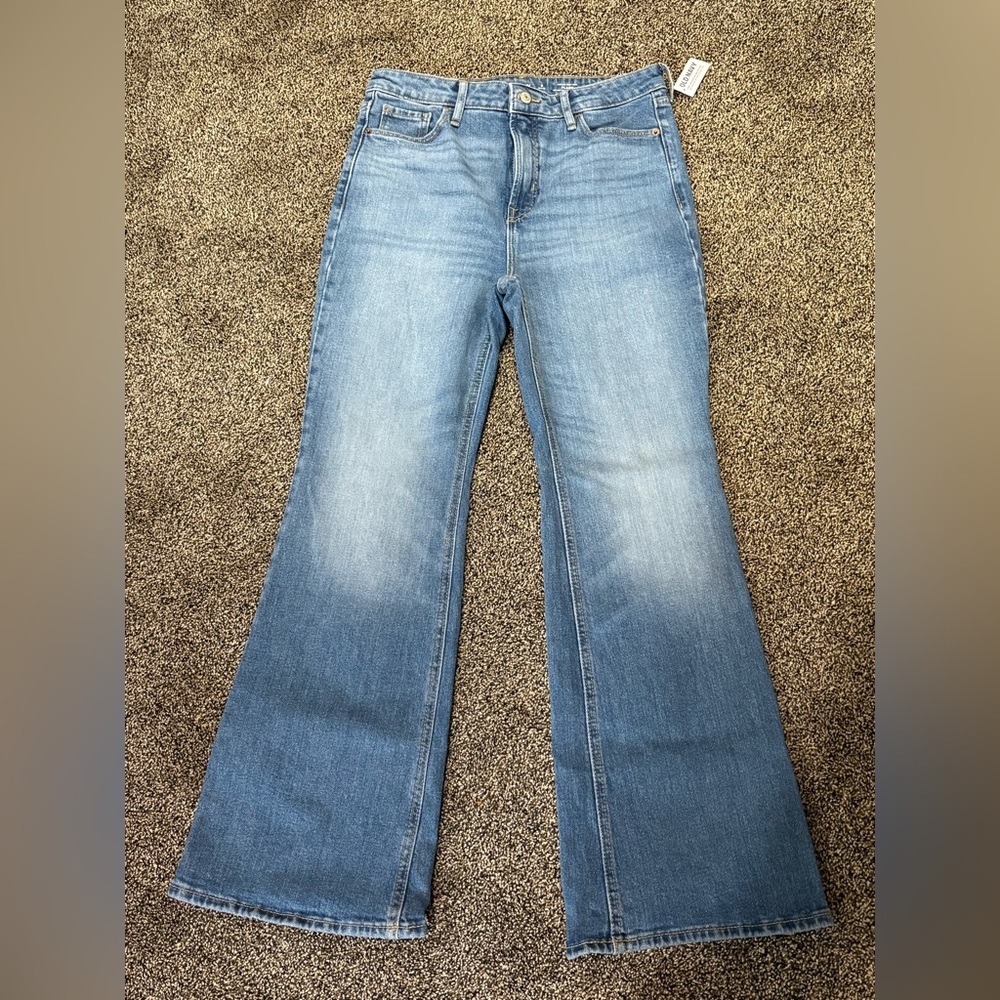 Old Navy Light Wash Flare Jeans - Picture 3 of 3